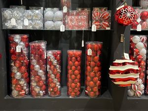 100MM CLEAR PET BALL W/INSIDEPAPER W/SHINY SILVER FOIL  SIL - 130-9502568