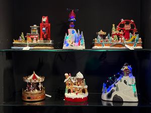 POLY/PLASTIC PLAY GROUND W/LEDLIGHT - 201-9500109B