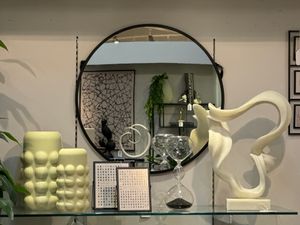 metal wall mirror with leatherband
60x60cm - 532-50177