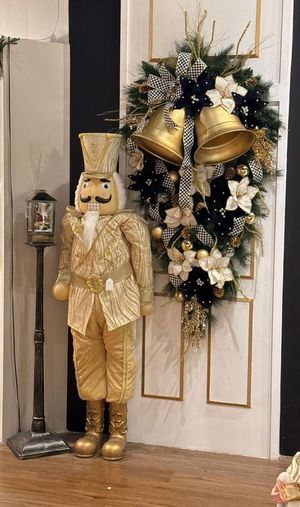 STANDING NUTCRACKER SOLDIER 182cmH PLASTIC HEAD/HANDS - 160-4503523
